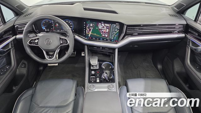 Volkswagen Touareg — interior