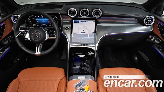 Mercedes-Benz GLC-Class — interior