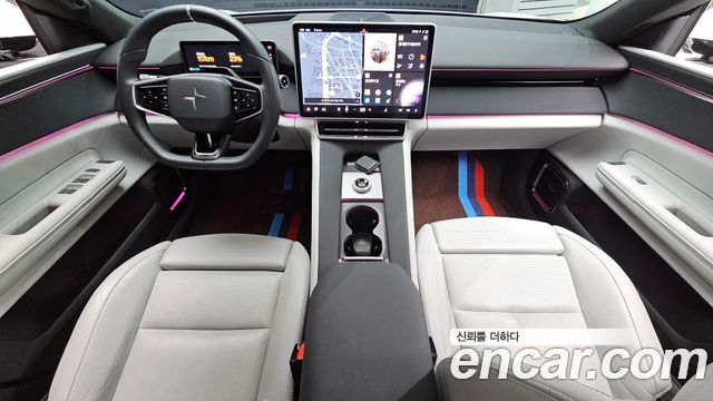 Polestar 4 — interior