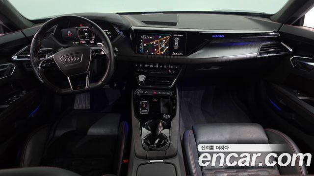 Audi RS e-tron GT — interior