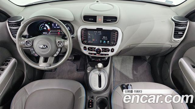 Kia Soul — interior
