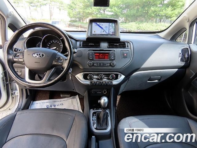 Kia Pride — interior