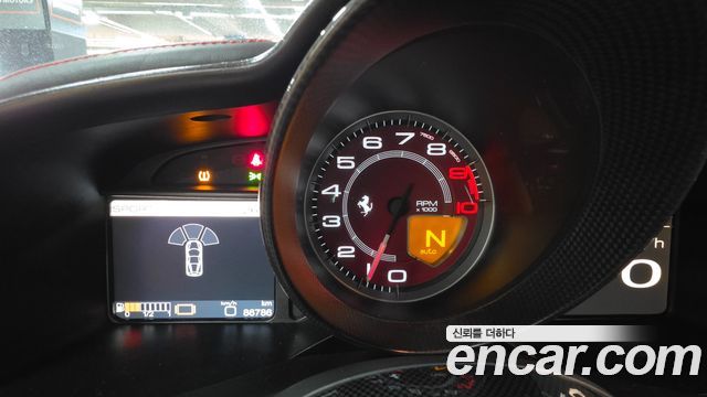 Ferrari 458 — interior