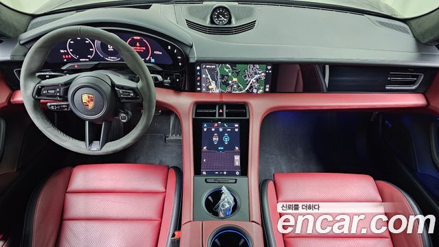 Porsche Taycan — interior