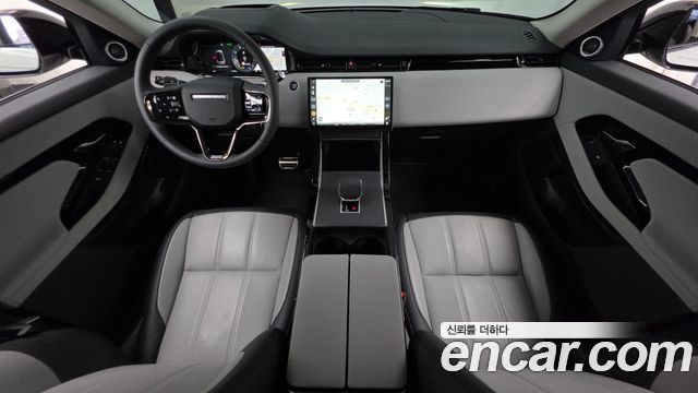 Land Rover Range Rover Evoque — interior