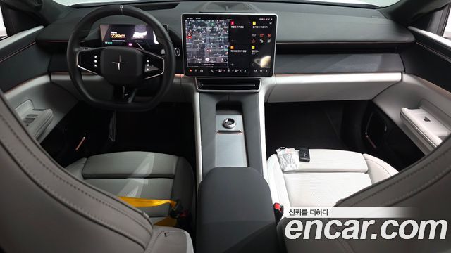 Polestar 4 — interior