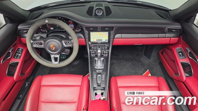 Porsche 911 — interior