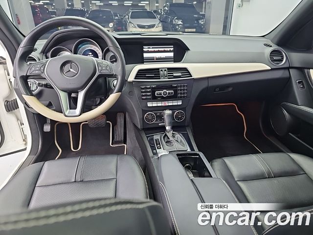 Mercedes-Benz C-Class — interior