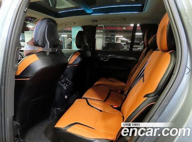 Volvo XC90 — interior