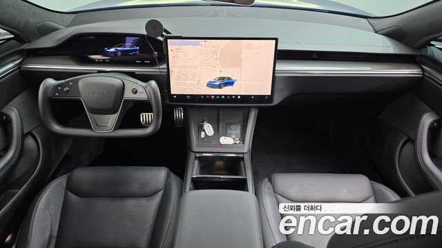 Tesla Model S — interior