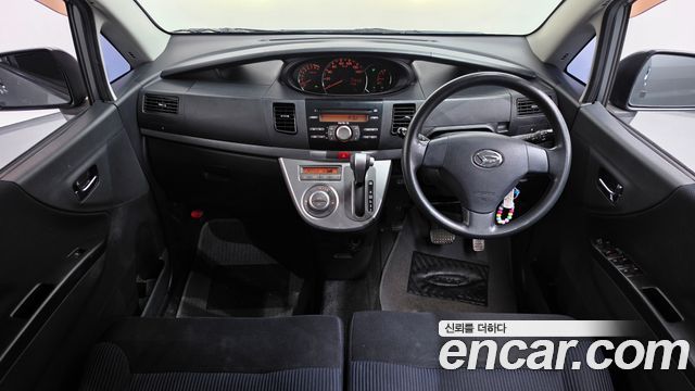 Daihatsu 무브 — interior