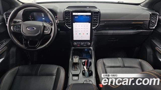 Ford Ranger — interior