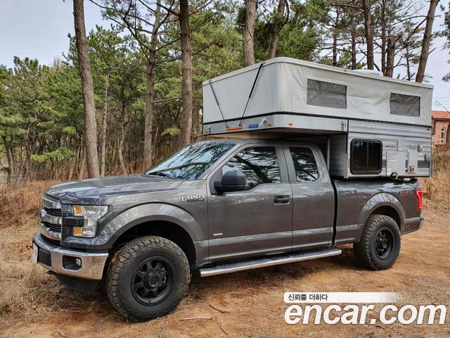 Ford F-150 — interior
