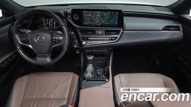 Lexus ES — interior