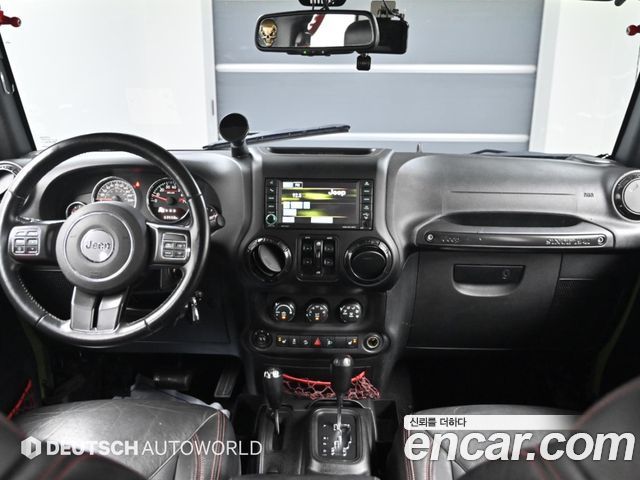 Jeep Wrangler — interior