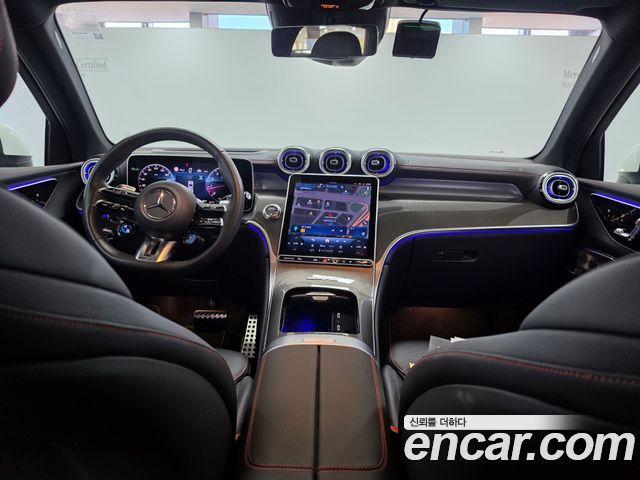 Mercedes-Benz GLC-Class — interior