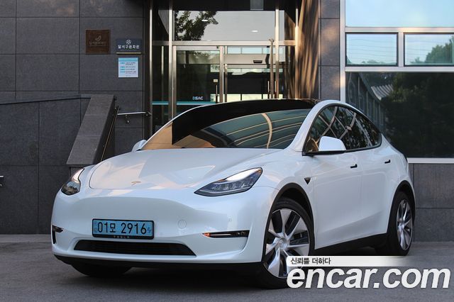 Tesla Model Y — exterior