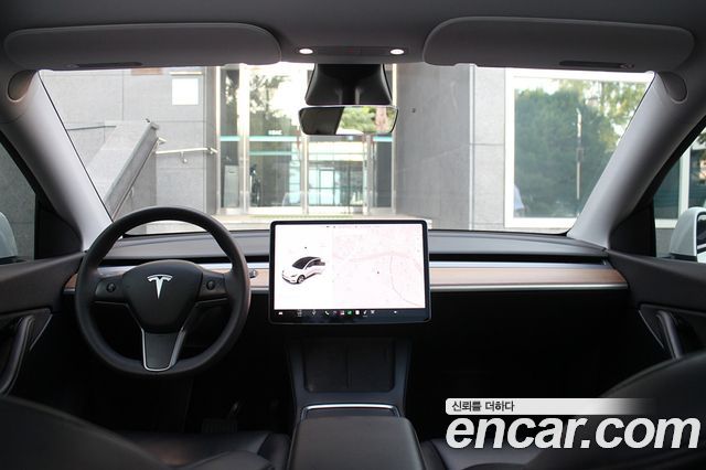 Tesla Model Y — interior