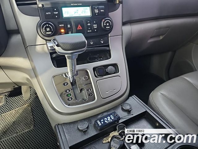 Kia Carnival — interior