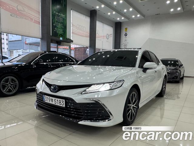 Toyota Camry — exterior