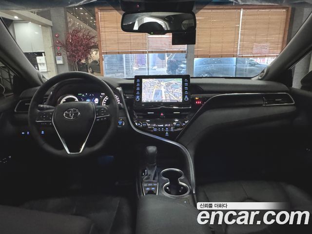 Toyota Camry — interior