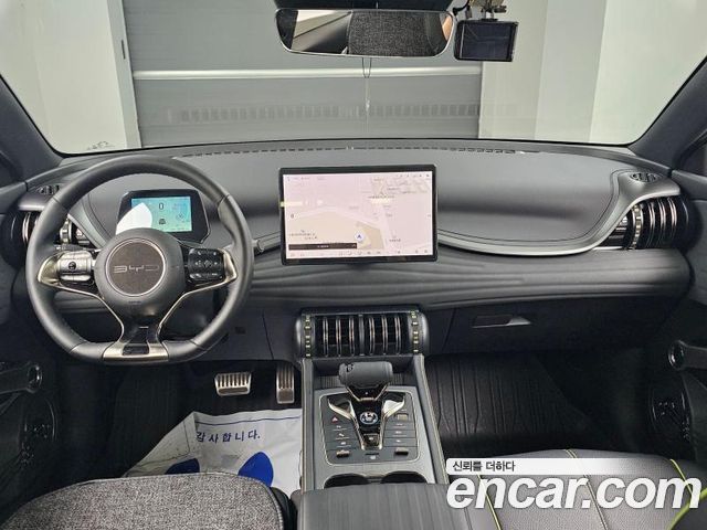 BYD Atto 3 — interior