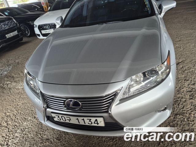 Lexus ES — exterior