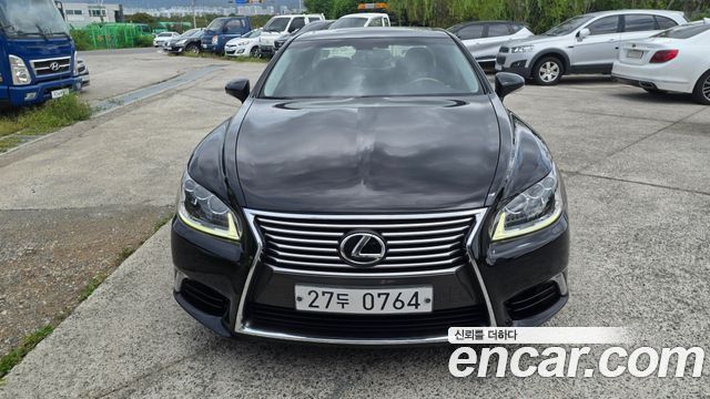 Lexus LS — exterior