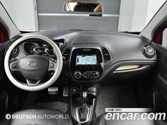 Renault Korea QM3 — interior