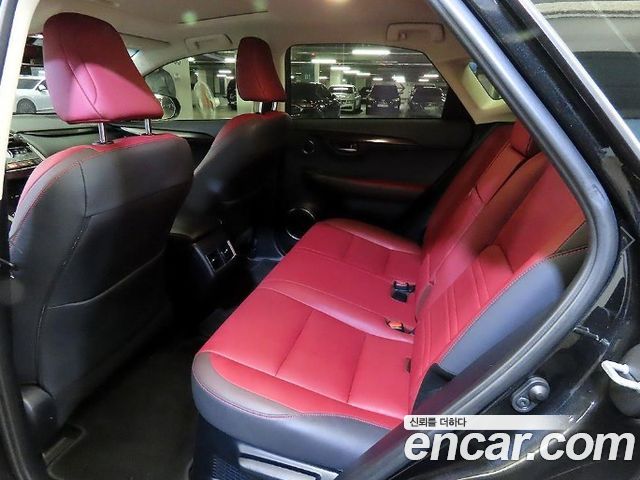 Lexus NX — interior