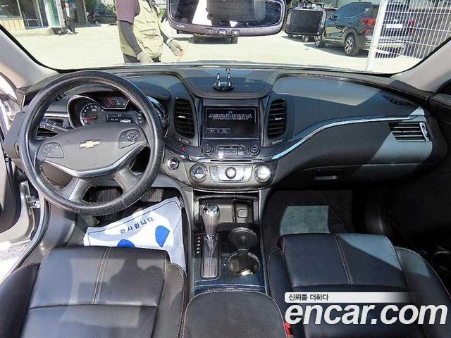Chevrolet Korea Impala — interior