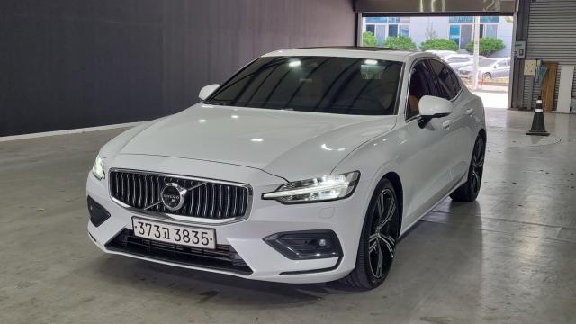 Volvo S60 — exterior
