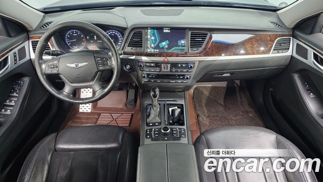 Hyundai Genesis — interior
