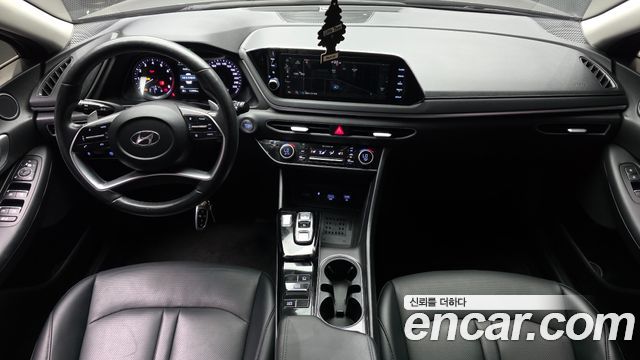 Hyundai Sonata — interior