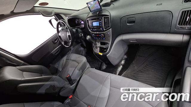 Hyundai Starex — interior