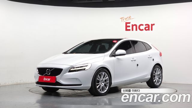 Volvo V40 — exterior