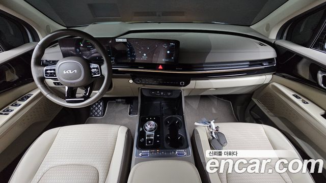 Kia Carnival — interior
