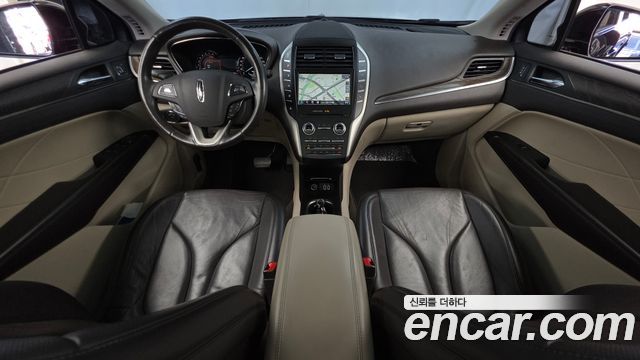 Lincoln MKC — interior