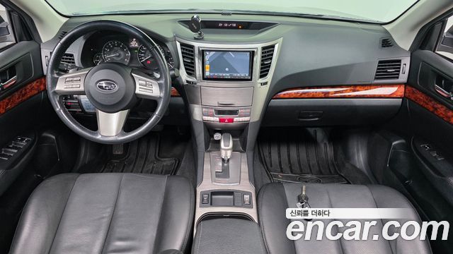 Subaru Outback — interior