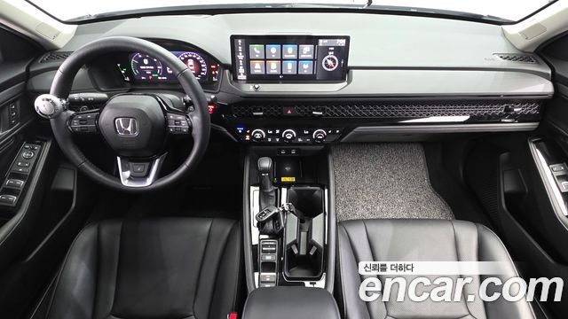 Honda Accord — interior