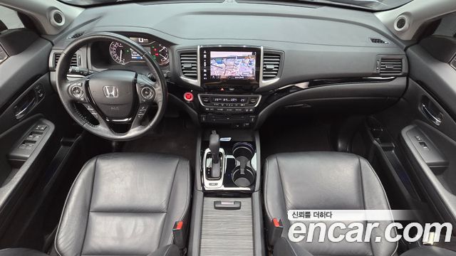 Honda Pilot — interior