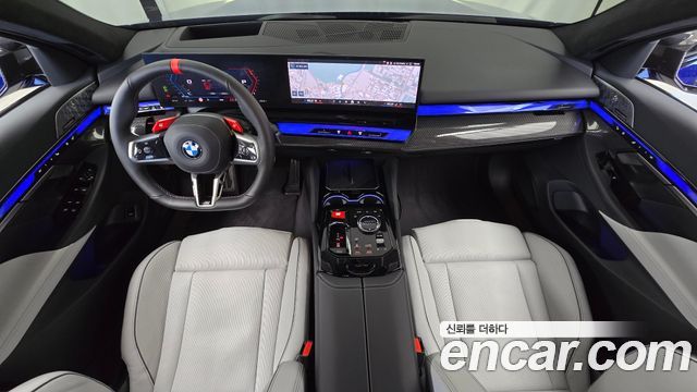 BMW M5 — interior