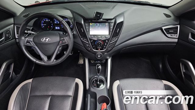 Hyundai Veloster — interior