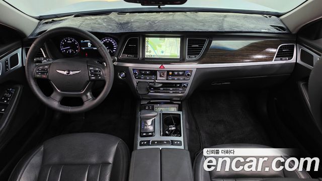 Genesis G80 — interior