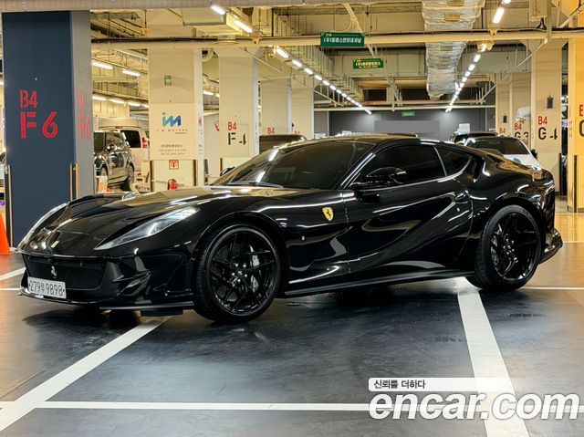 Ferrari 812 — exterior