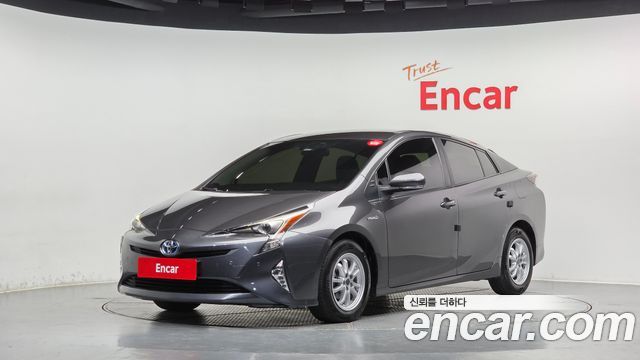 Toyota Prius — exterior