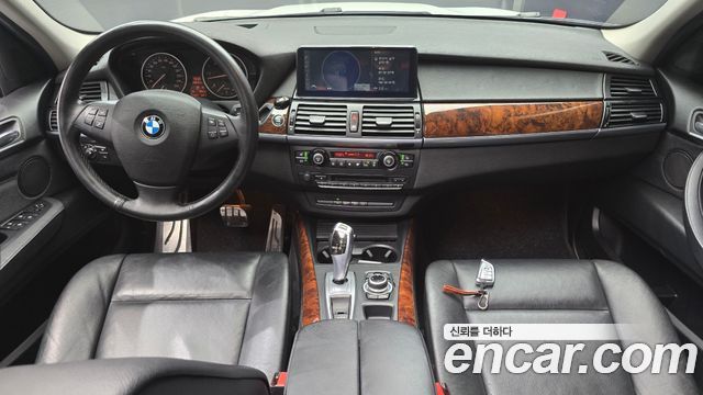 BMW X5 — interior