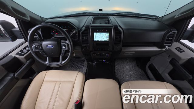 Ford F-150 — interior