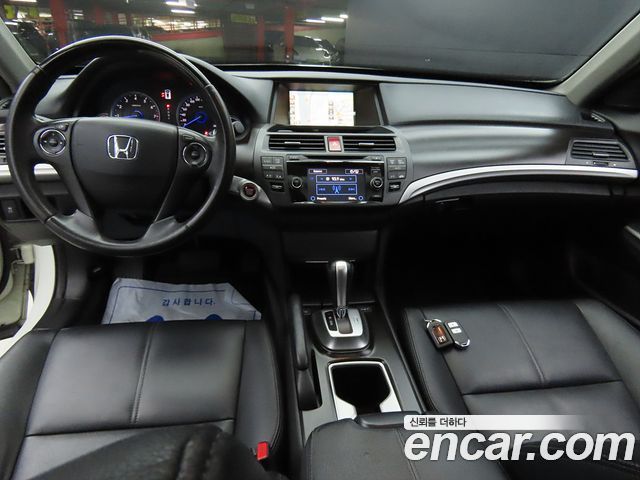 Honda Crosstour — interior