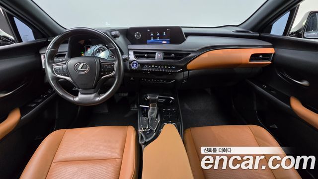 Lexus UX — interior